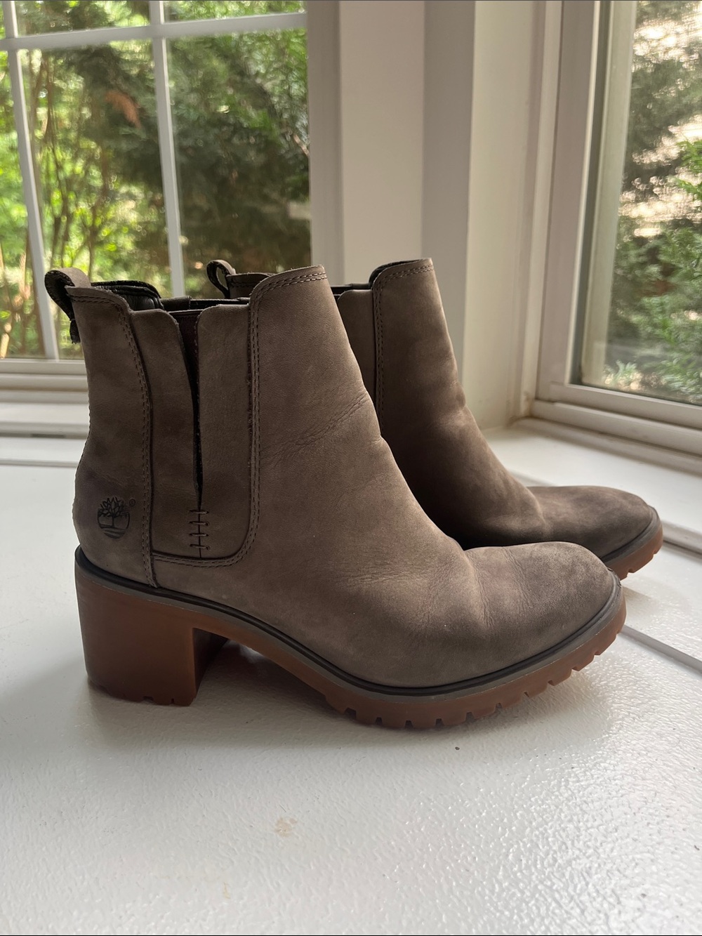 Timberland • Averly Chelsea Pull-on Gray Ankle Boots • Women's Size 7½